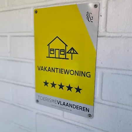 Charlie & Chloe's Beachcondo ***** Dom wakacyjny De Haan