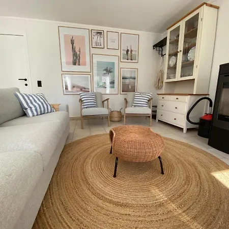 Charlie & Chloe's Beachcondo ***** *