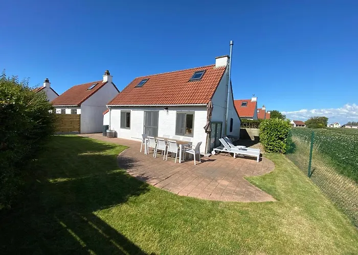 Charlie & Chloe's Beachcondo ***** Holiday home *